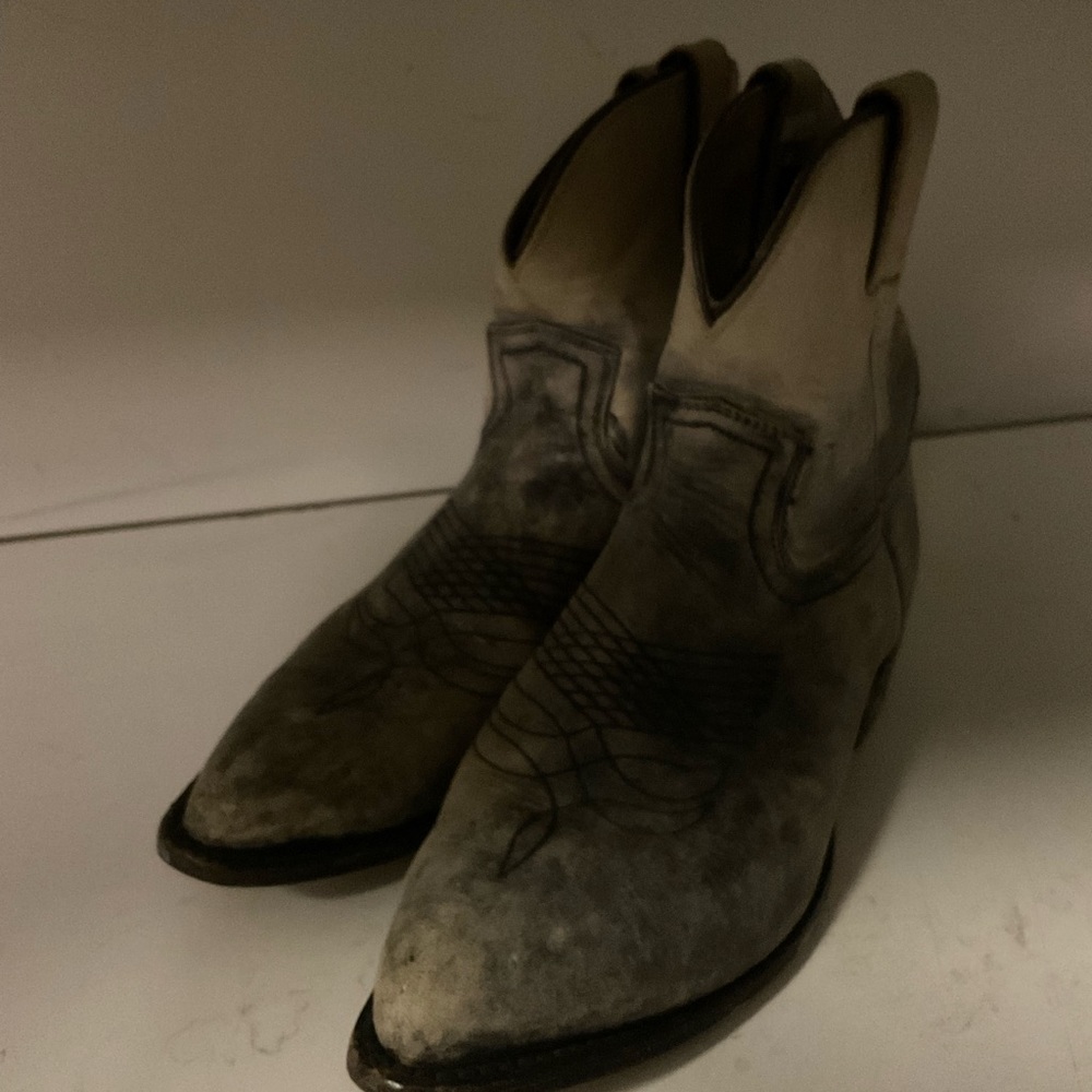Frye Cowboy Short Boots Sz 9B
